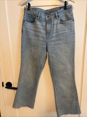 Buffalo David Bitton Light Wash Kick Crop Jeans “Kim”